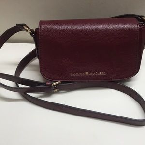 Tommy Hilfiger small shoulder purse